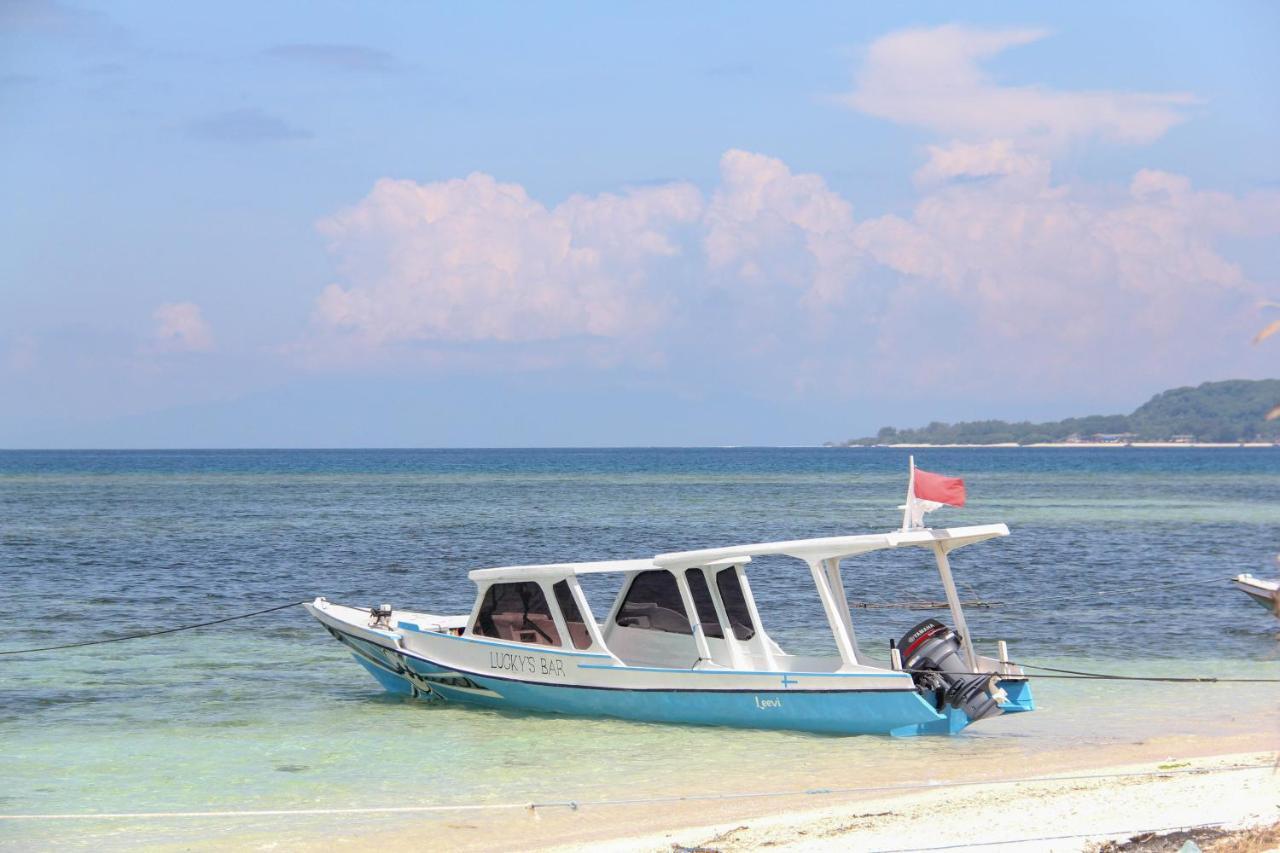 Lucky'S Vandrarhem Gili Air Exteriör bild